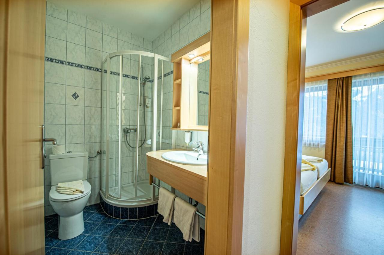 Hotel Raunig Бад Кляйнкирххайм Экстерьер фото