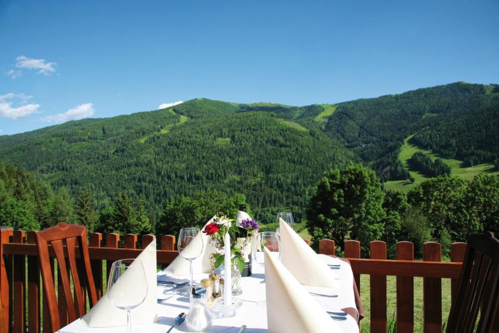 Hotel Raunig Бад Кляйнкирххайм Экстерьер фото